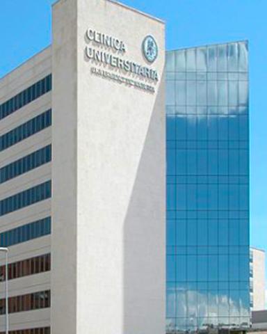 front of the building of the hospital Universidad de Navarra